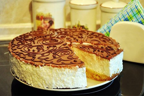 Торт «Птичье молоко» с ароматом лимона. Торт «Птичье молоко» с ароматом лимона.