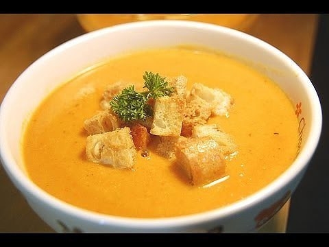 Тыквенный суп-пюре с сухариками. Тыквенный суп-пюре с сухариками.