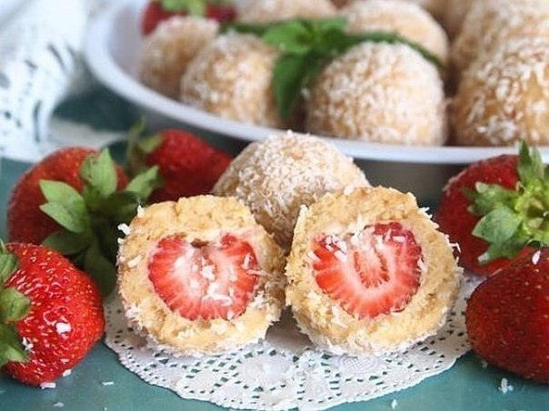 Ингредиенты: ● 200 г печенье (сухое) Ингредиенты: ● 200 г печенье (сухое)