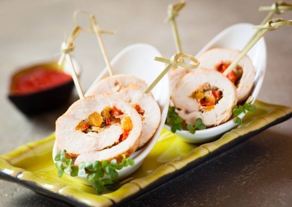 Новогодний рулет из индейки с тыквой и перцем Новогодний рулет из индейки с тыквой и перцем