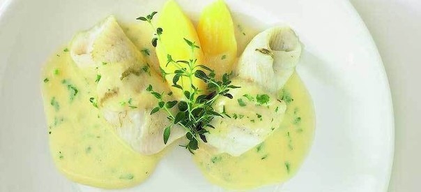 Филе сибаса в белом соусе