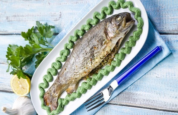 Речная форель и пхали со шпинатом Речная форель и пхали со шпинатом