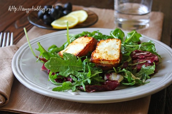 Теплый салат с козьим сыром Теплый салат с козьим сыром