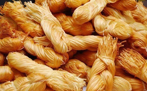 6 РЕЦЕПТОВ САЛАТОВ С КОПЧЕНЫМ СЫРОМ-КОСИЧКОЙ 6 РЕЦЕПТОВ САЛАТОВ С КОПЧЕНЫМ СЫРОМ-КОСИЧКОЙ