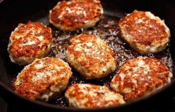 РЕЦЕПТ ВКУСНЫХ И СОЧНЫХ КУРИНЫХ КОТЛЕТ РЕЦЕПТ ВКУСНЫХ И СОЧНЫХ КУРИНЫХ КОТЛЕТ