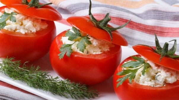 Томаты с сыром и зеленью Томаты с сыром и зеленью