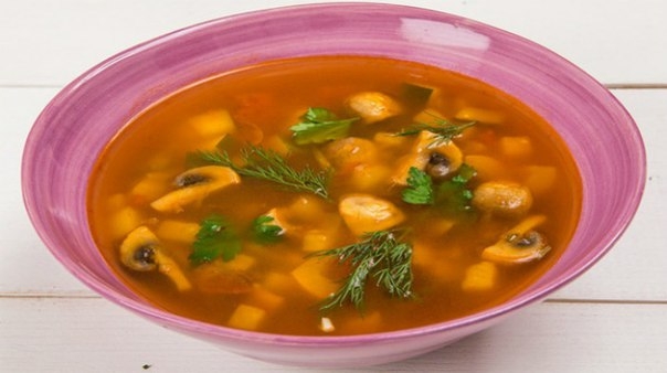 Овощной суп с грибами и сельдереем