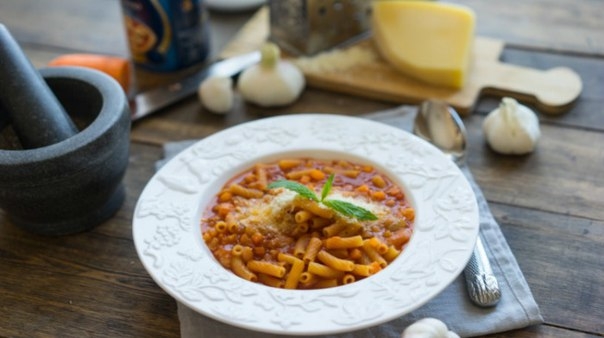 Паста с фасолью и томатным соусом