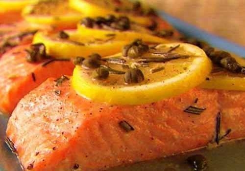 Лосось с лимоном в духовке