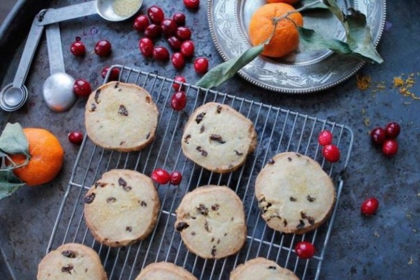 Тающее во рту клюквенное песочное печенье