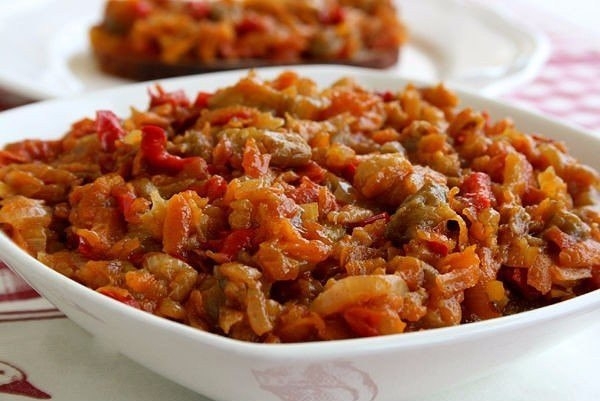 Икра из запеченных овощей.