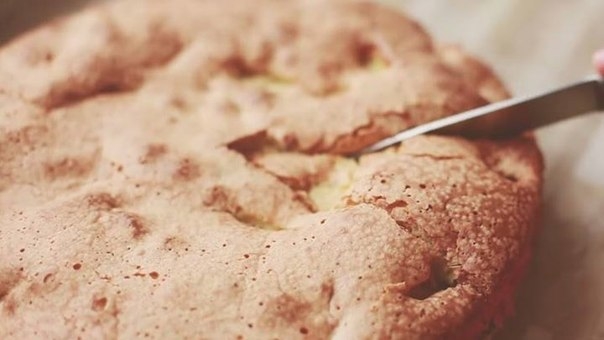 Быстрая, пышная и вкусная шарлотка