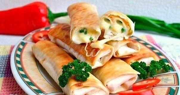 Лаваш жареный с сыром.