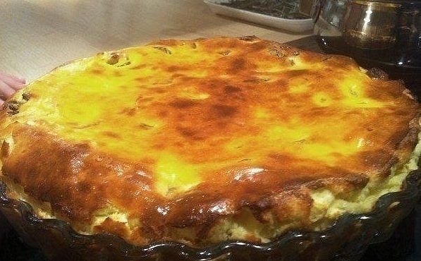 Запеканка с творогом и изюмом