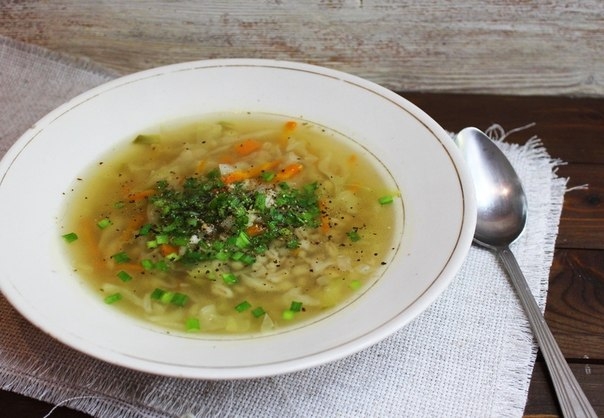 Конечно, все привыкли к наваристым щам с добрым куском мяса в тарелке, но в пост вполне можно обойти