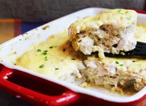 Запеканка с курицей и творогом - вкусно и идеально для тех, кто считает калории!