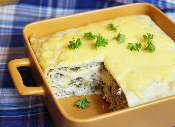 Слоёная запеканка из курицы с яичными блинами - вкусно и просто!