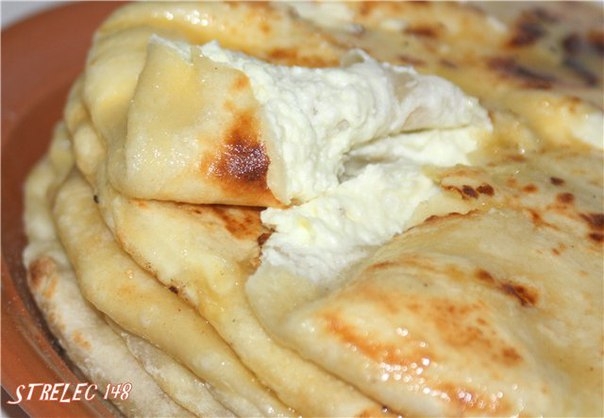 Лепешки с творогом, адыгейским сыром и картофелем...очень простой рецепт.