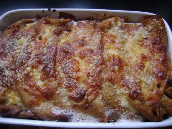 Блинчики по-пикардийски с грибами, сыром и ветчиной.