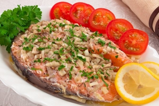 Семга, запеченная с фенхелем и лимоном