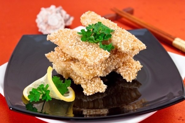 Рыба, жаренная в кунжуте