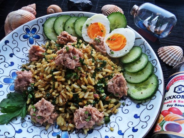 Рис с карри и тунцом
