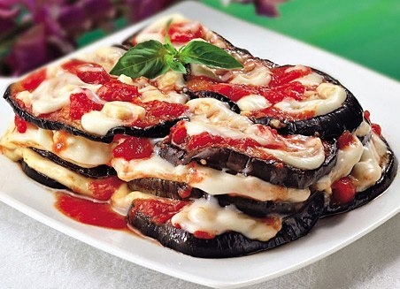 ЗАПЕЧЕННЫЕ БАКЛАЖАНЫ С СЫРОМ И ТОМАТАМИ