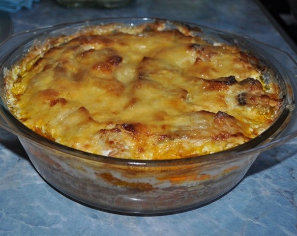 Судак,запечённый с морковью и луком