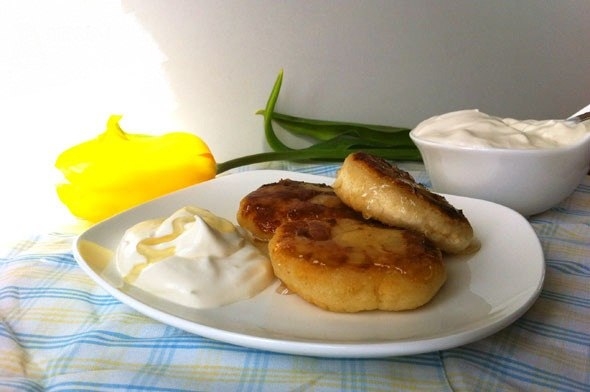 Вкусные сырники из творога с манкой без яиц