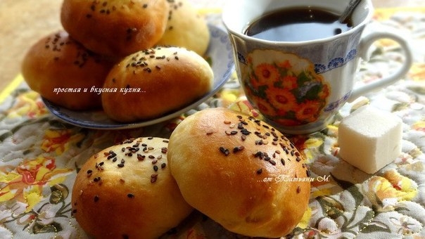 Булочки с начинкой и кунжутом