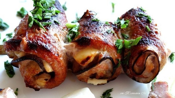 Свиные рулетики-гриль с баклажаном и сыром