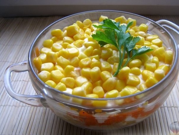 Салат "Мимоза" с кукурузой
