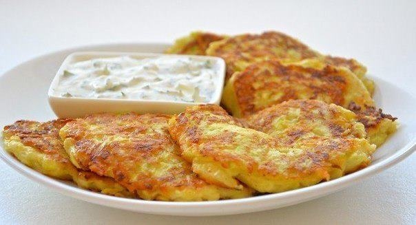 Оладьи кабачковые с сыром и чесночком