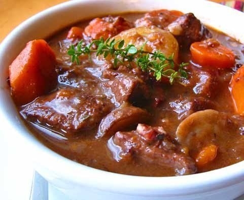 Говядина в хлебном квасе.Русская кухня