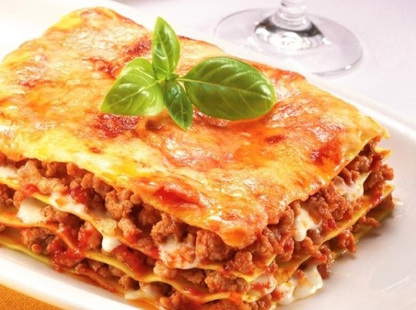 Лазанья болоньез с соусом бешамель
