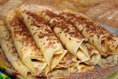 Блинчики на кокосовом молоке с нутеллой и бананами
