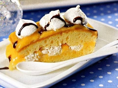 Персиковый торт с безе