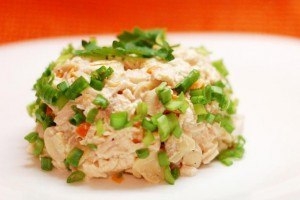 Салат из курицы с маринованными грибамиИнгредиенты