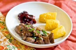 Телячья печень в горшочке с сыром