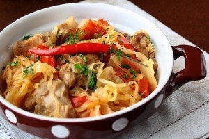 Гуляш по-секейски с квашеной капустой