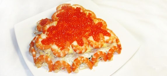 Праздничный салат из морепродуктов «С любовью»