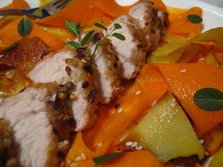 Салат из моркови, картофеля и индейки
