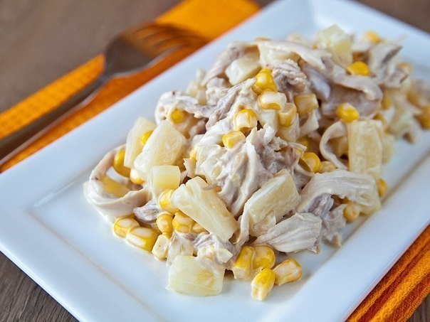 Любимый салатик с ананасами и курицей