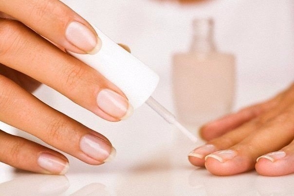 Слоятся ногти? Лучшие рецепты для укрепления ногтей: