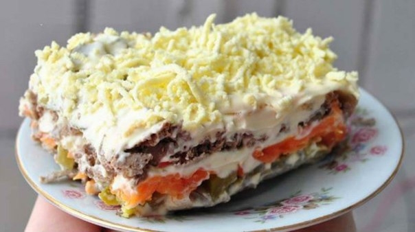 Слоёный салат из печени