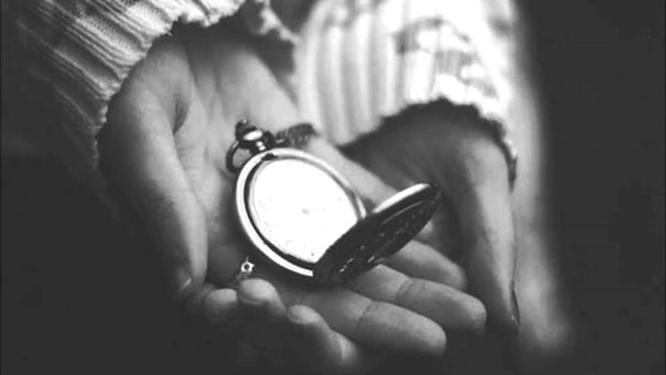 А время &mdash; оно не лечит. Оно не заштопывает раны, оно просто закрывает их сверху марлевой повязкой но