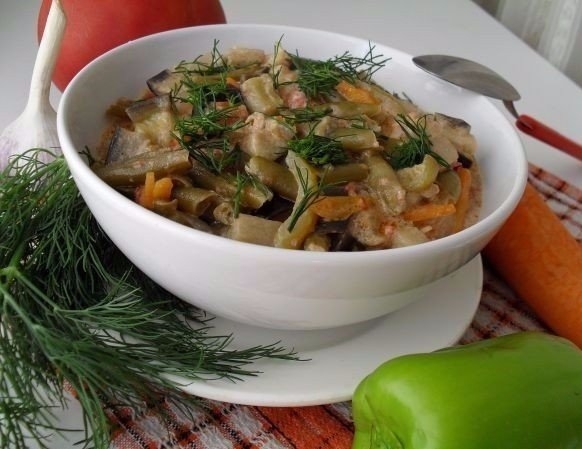 Овощное рагу с баклажанами