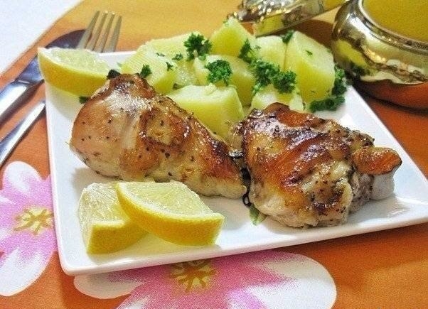 Курица, запеченная с лимоном