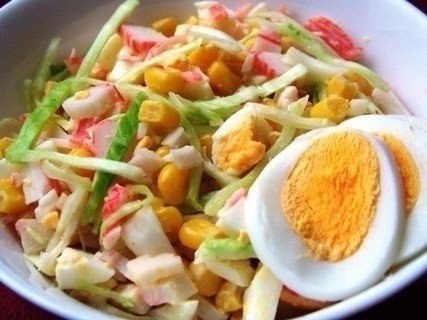 Крабовый салат с овощами