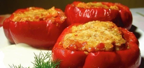 Перец, фаршированный брынзой и помидорами